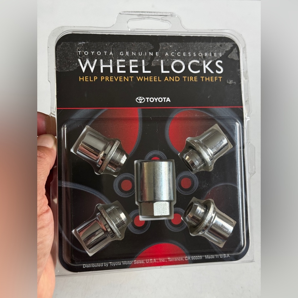 TOYOTA OEM FACTORY WHEEL LOCK SET 2006-2018 IS250 IS350 00276-00900